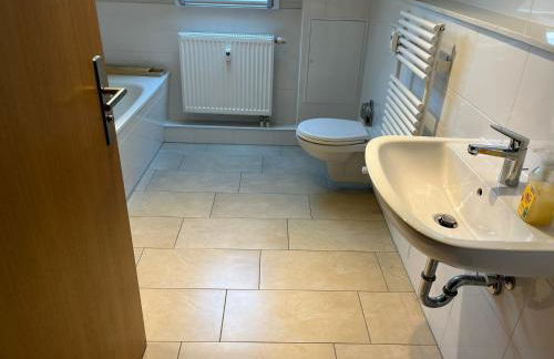 Ferienwohnung zentrale Lage Parkplatz kostenlos Grill Terrasse Fahrradraum Kromlau - Foto 31