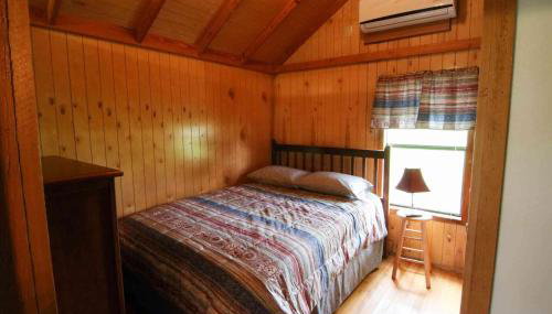 Lakefront Cedar Cabin - 7 - Foto 3