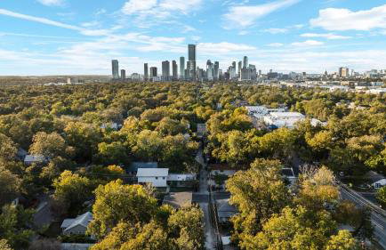Stylish Home with Firepit Balcony Steps from Austin’s Best Near Rainey St Lady Bird Lake Downtown The Ashlee by AvantStay - Foto 50