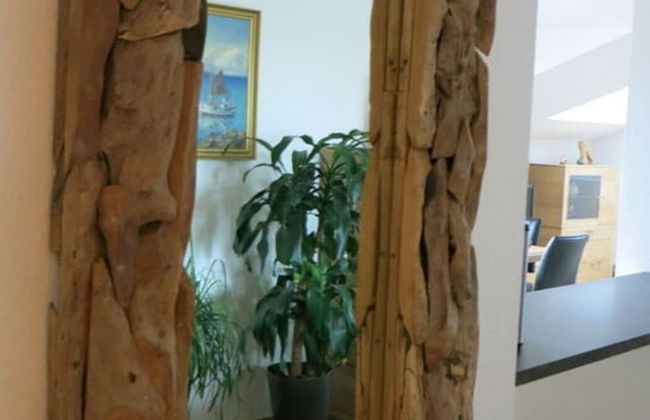 Beach Apartment With sea Views - Photo 18