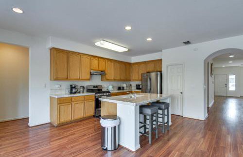 7 Mi to Lake Yosemite Family Home with Fenced Yard - Foto 6