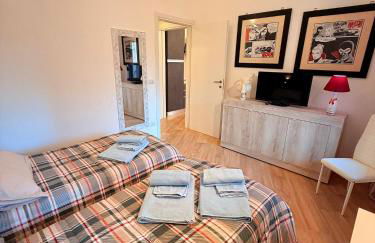 Lele Home Bilocale nel centro città 900m dalla stazione - Foto 13