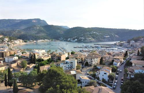 Idyllic 6 bed villa stunning sea view salt pool - Photo 3