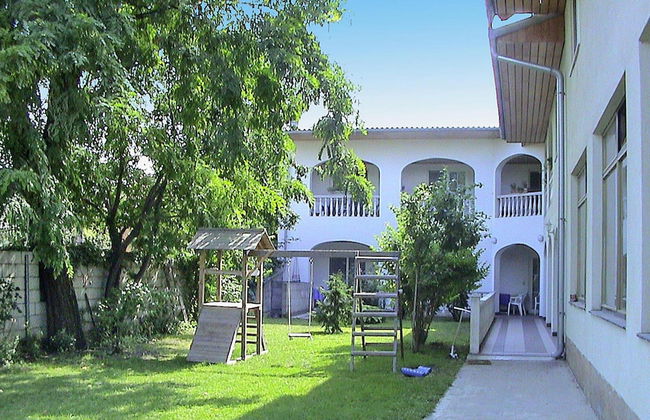 Flat in Podersdorf am See With Balcony - Photo 14