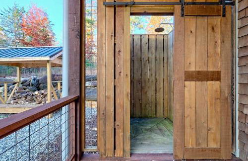 Stunning Cottage Rental Ideal for a Family to Go Glamping in Georgia - Photo 30