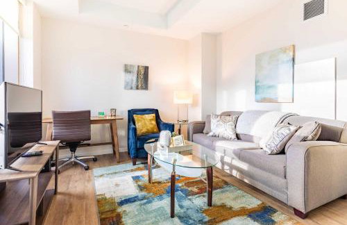 Entire Apt Downtown Seaport with Pool - Photo 3