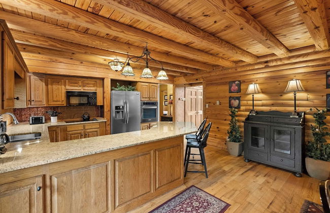 Lakeside Lodge by Avantstay Hot Tub + Dock - Foto 14