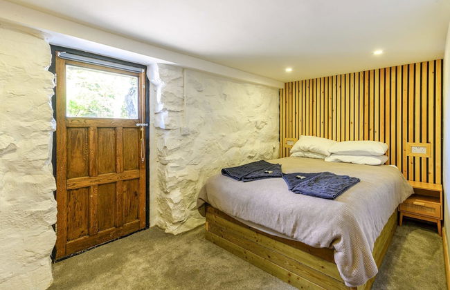 Host Stay The Lodge - Photo 7