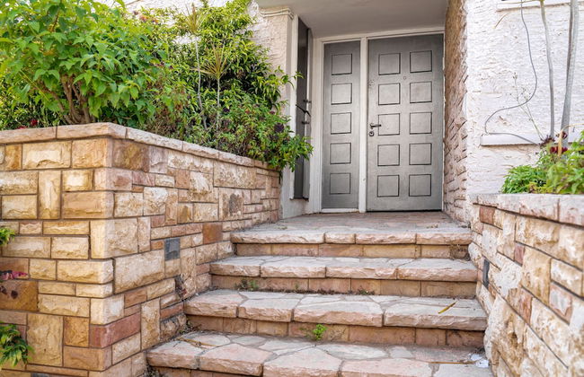 Spacious 4BD House w Pool in Hezliya - Foto 46