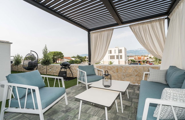 Luxury apartment Sun with private Pool and Jacuzzi - Photo 7