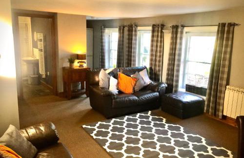 Stylish Historic Apartment - Sleeps 3 & Parking - Photo 3