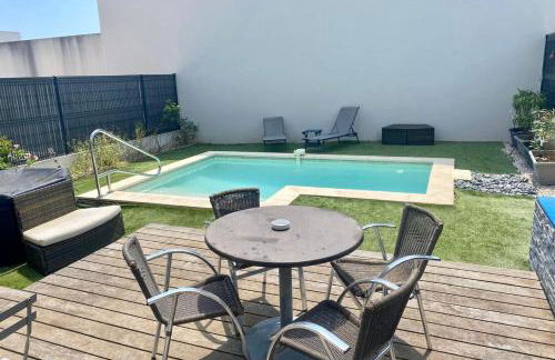 Agréable et lumineuse maison t4 air conditionné piscine jacuzzi parking - Foto 2