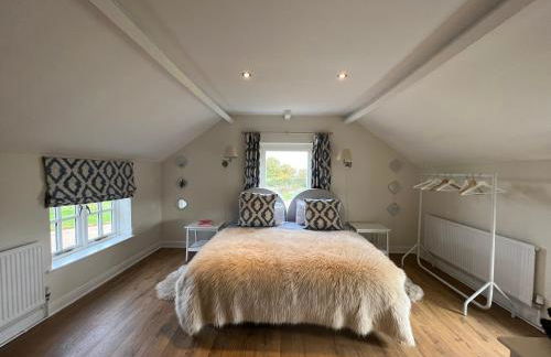 Luxury homely open-plan Barn with log burner & games room - Foto 9