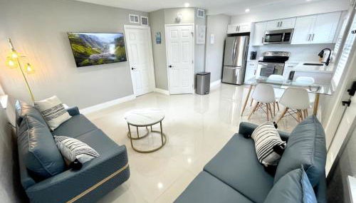 Renovated Intercoastal 2Bdrm 1 bath condo Walk to Beach - Foto 2