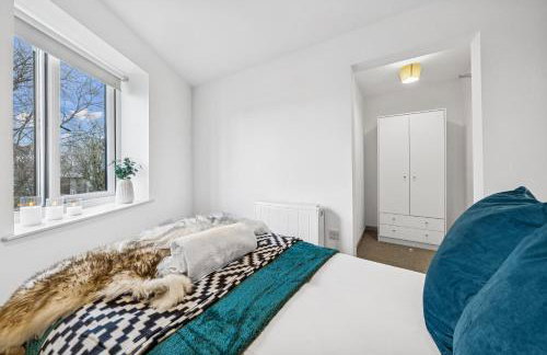 Modern & Cozy Private Double Room - Shared House by AltoLuxo Short Lets & Serviced Accommodation with Free WiFi & Parking - Foto 25