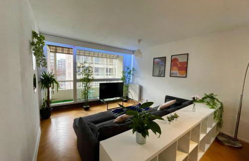 BnGo I Le Spacieux I 12 personnes, 5 chambres, 2 salle de bain, parking privé, WC séparé, Wifi - Foto 33