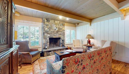 Villager Retreat - Photo 3