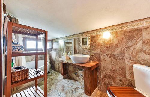 Azure Coast Seafront Retreat - Foto 35