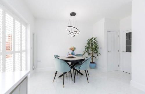 Detached Modern 3 Bedroom House - Photo 31