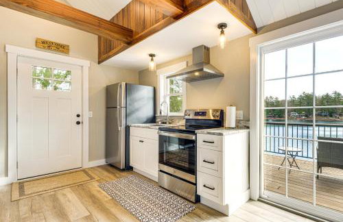 Modern Waterfront Gem w/ Dock on Lake Monomonac - Foto 9