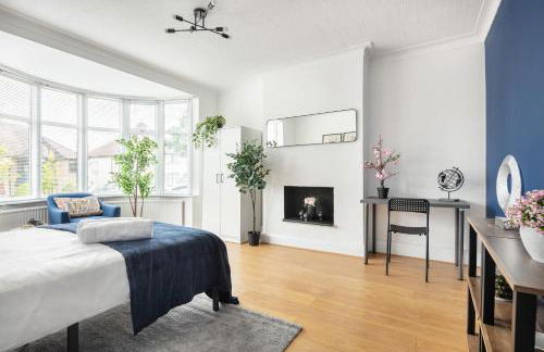 9RA - 4BD House - Wembley Views - Foto 11