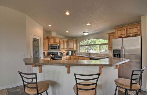 Secluded Boulder House - Next to National Forests! - Foto 8