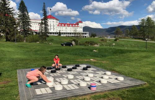 F3 Fairway Village Condo with great mountain views, 8 minute walk from Omni Mount Washington Hotel! - Foto 22