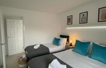 Spacious 4BR House with 2 Bathrooms and 1 WC ideal for Families, Professionals and Relocators near NEC, BHX, HS2 and JLR with Travel Cot, Pets Allowed and Free Parking - The Home Makers Hub - Foto 54