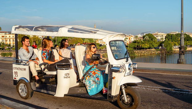 Seville Private Tuk-Tuk Tour - Foto 5, It'll be a lovely day!