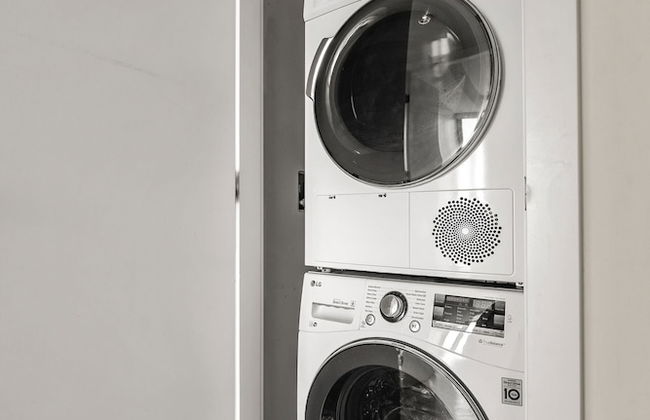 By Stampede Free Parking Banff Pass Wine More - Photo 58