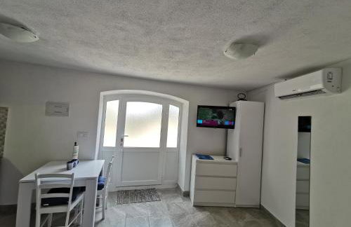 Studio Apartment Mileta - Photo 11