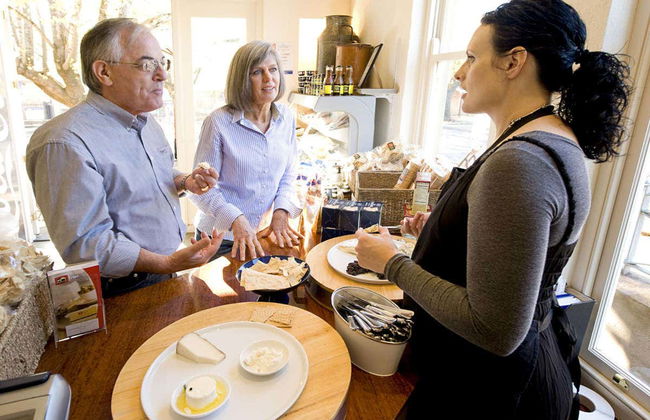 Hop On Hop Off Wine Bus - Photo 4