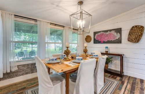 Walk to Boat Ramp Newly Remodeled Seadrift Home! - Foto 8