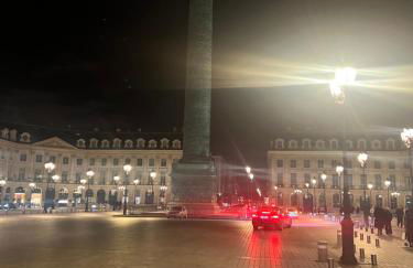 Bed setting room in Galeries Lafayette street - Foto 28