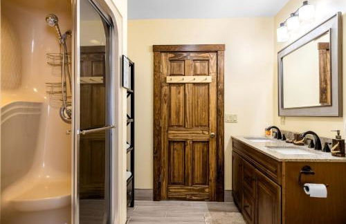 Gorgeous Cottage with Hot-tub and Games in Beaver Cove, Maine - Foto 5