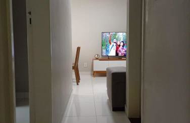 Apartamento espaçoso com 3 quartos para até 6 pessoas, Garagem coberta dentro do condomínio e Check-in Automático via Fechadura com senha - Foto 30