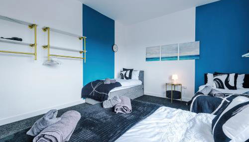 Large Home Salford -Free Parking - Foto 3, towels