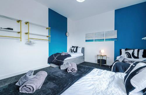 Large Home Salford -Free Parking - Foto 3