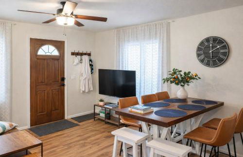 Vacation House, 2 Miles to Beach, Smart TVs, Grill - Foto 11