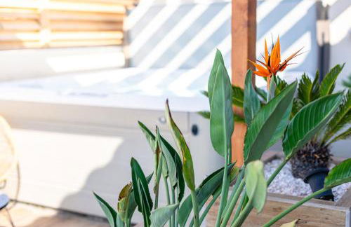 L'entre deux-suite romantique - jacuzzi privatif - clim réversible - wifi - Foto 4