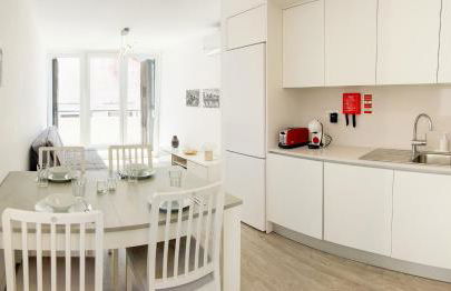 Casa Luminosa - 160m to the beach, located in the Historical Center of Sesimbra - Foto 3