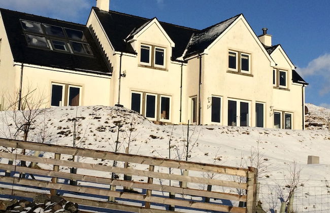 Lochedge Lodge - Photo 4