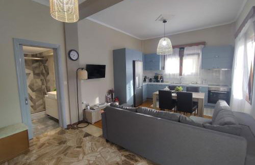 Myron & Gabby's House - Photo 1