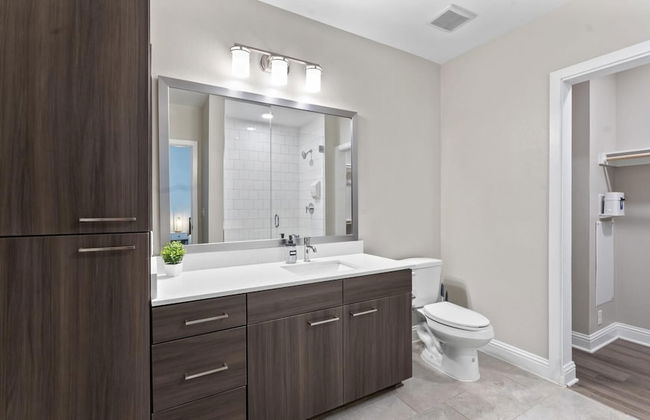 Top Floor Soco 2BR King Suite 8 Mins to Downtown - Foto 13