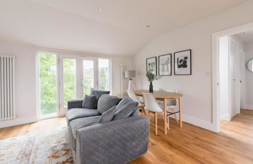 Contemporary 2 Bed Loft Honor Oak, London Apt - Photo 2