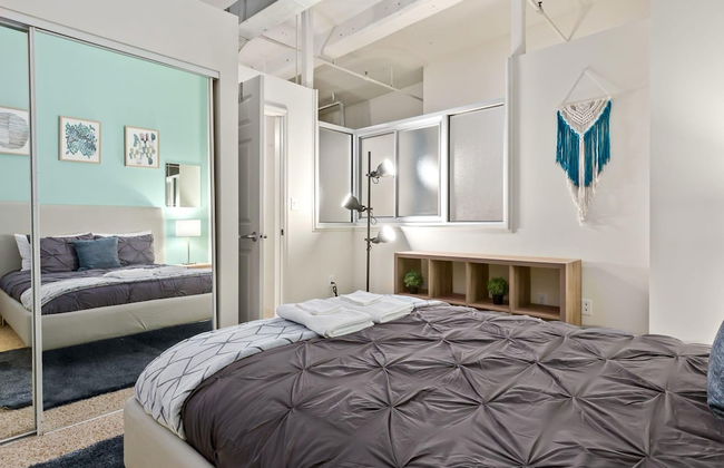 Hip & Vibrant 2 Bedroom Apartment with Parking & Wifi - Foto 13