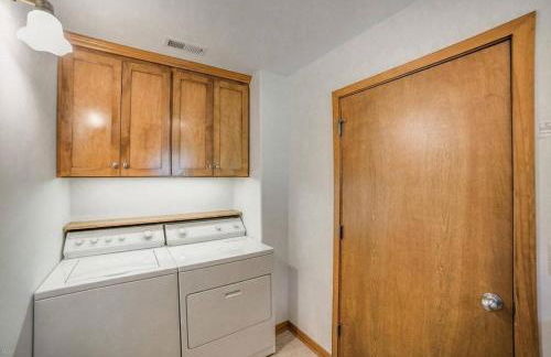 Riverside retreat with stunning views, historic charm - Coastal adventure awaits - Foto 18