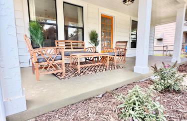 Charming Downtown Family Home with Fenced Yard - Foto 69