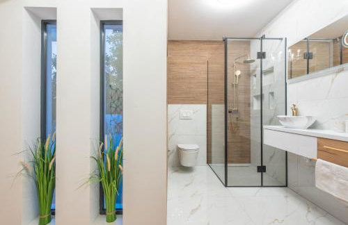 Villa Florinda with Pool and Prime Location near Split - Photo 38