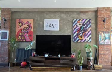 Creative Warehouse Conversion & Plant Haven - Foto 9